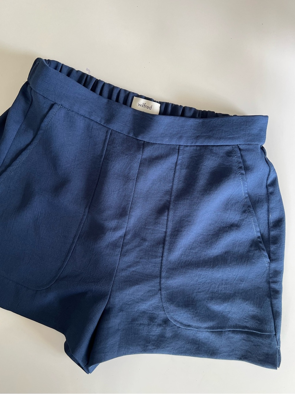 Aritzia Wilfred Navy High-Rise Shorts Size Small